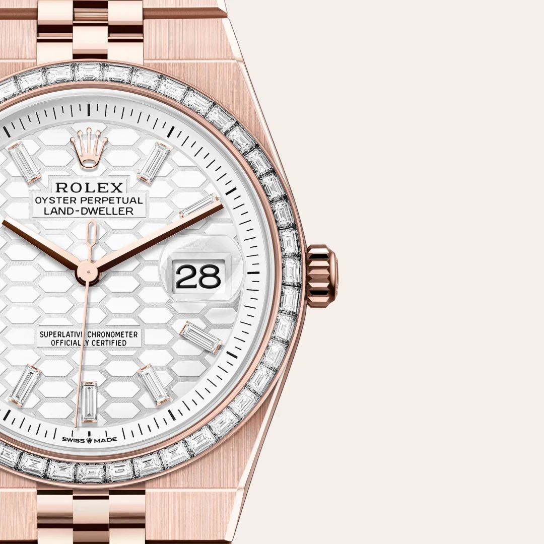 Rolex Land-Dweller 36 in Acciaio Oystersteelcon “Pavé madreperla farfalle”, lunetta Bombata, bracciale Acciaio Oystersteel