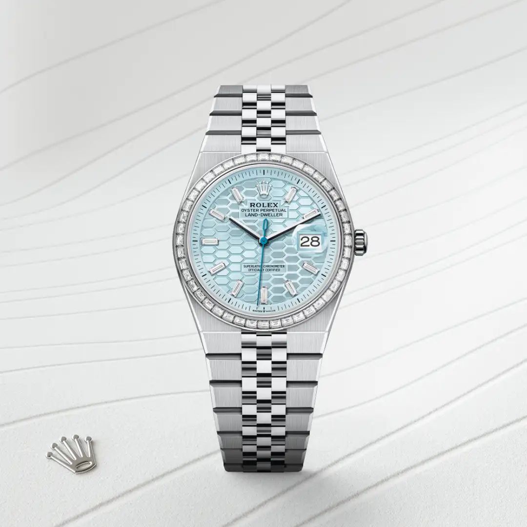Rolex Land-Dweller 36 in Oystersteelcon “Butterfly mother-of-pearl pavé”, lunetta Domed, bracciale Oystersteel