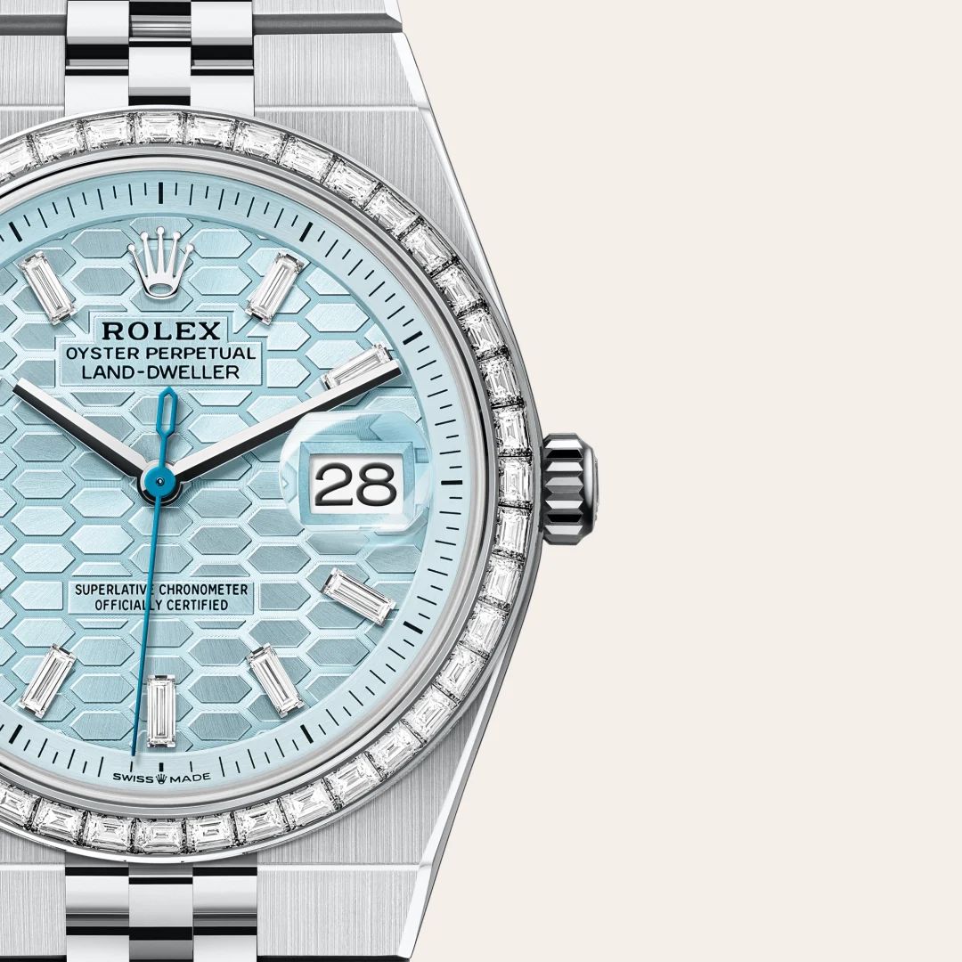 Rolex Land-Dweller 36 in Oystersteelcon “Butterfly mother-of-pearl pavé”, lunetta Domed, bracciale Oystersteel