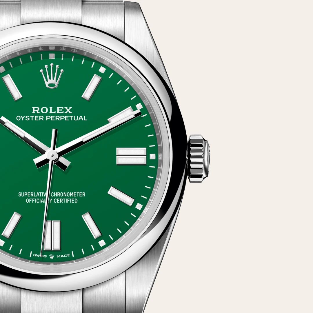 Rolex Oyster Perpetual 41 in Oystersteelcon “Butterfly mother-of-pearl pavé”, lunetta Domed, bracciale Oystersteel