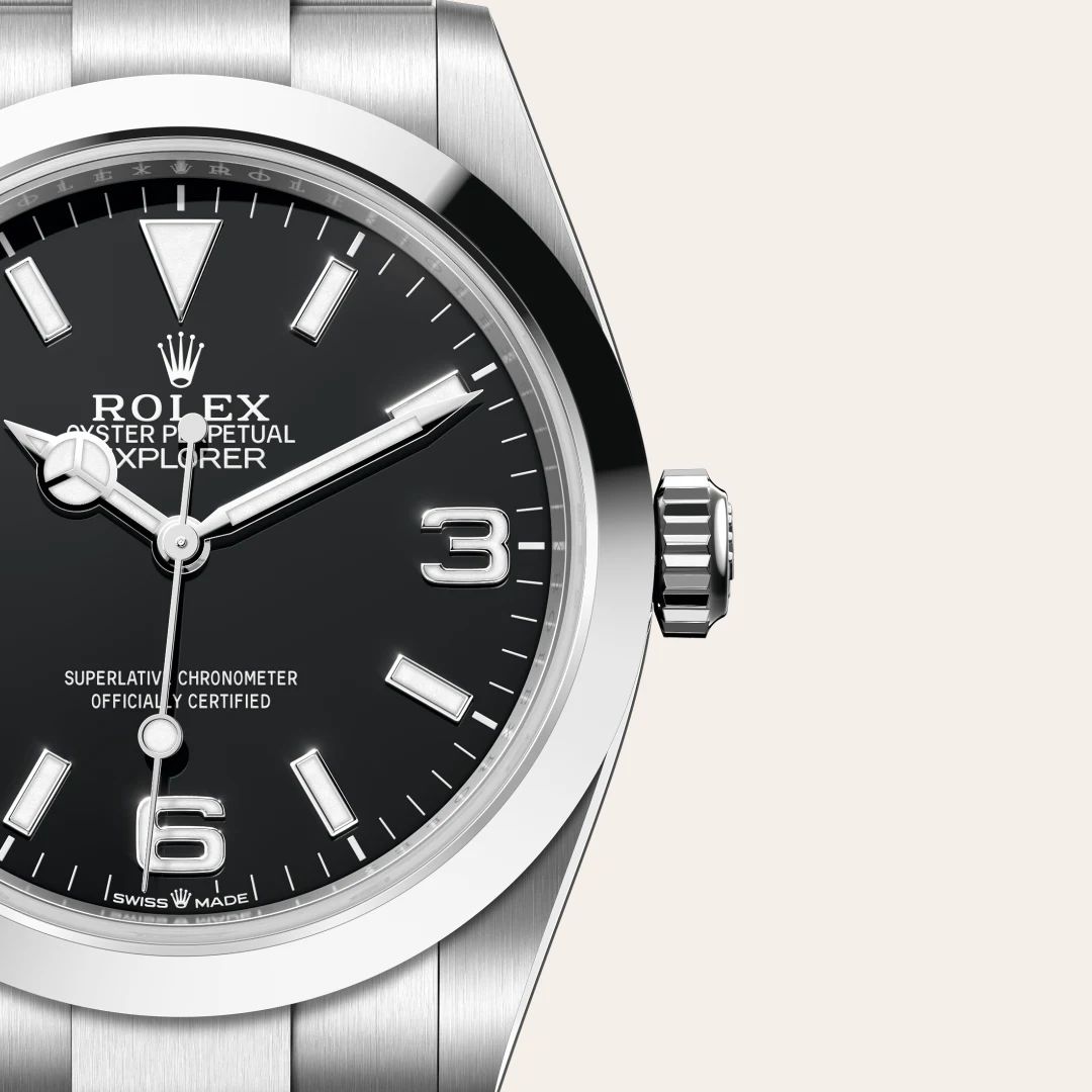 Rolex Explorer 40 in Oystersteelcon “Butterfly mother-of-pearl pavé”, lunetta Domed, bracciale Oystersteel