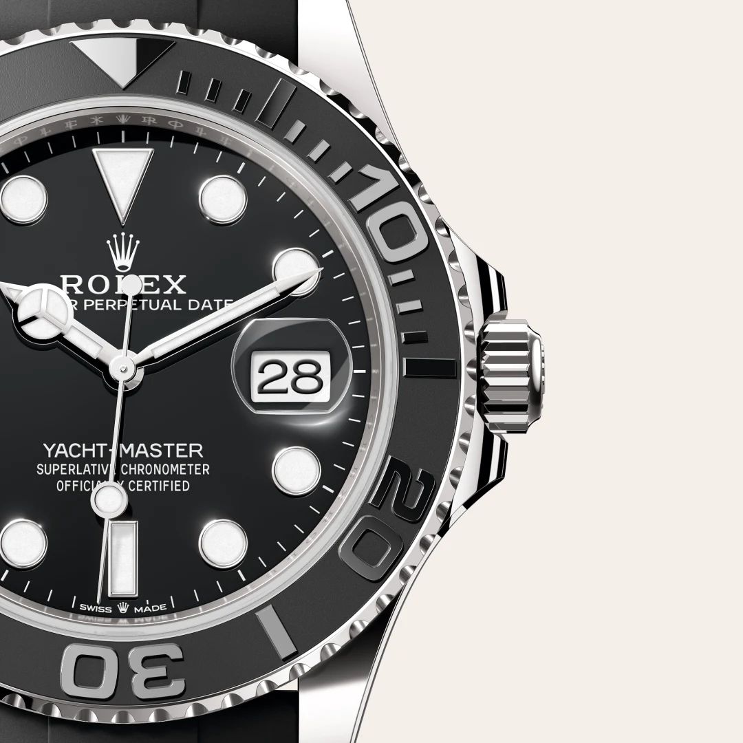 Rolex Yacht-Master 42 in Oystersteelcon “Butterfly mother-of-pearl pavé”, lunetta Domed, bracciale Oystersteel