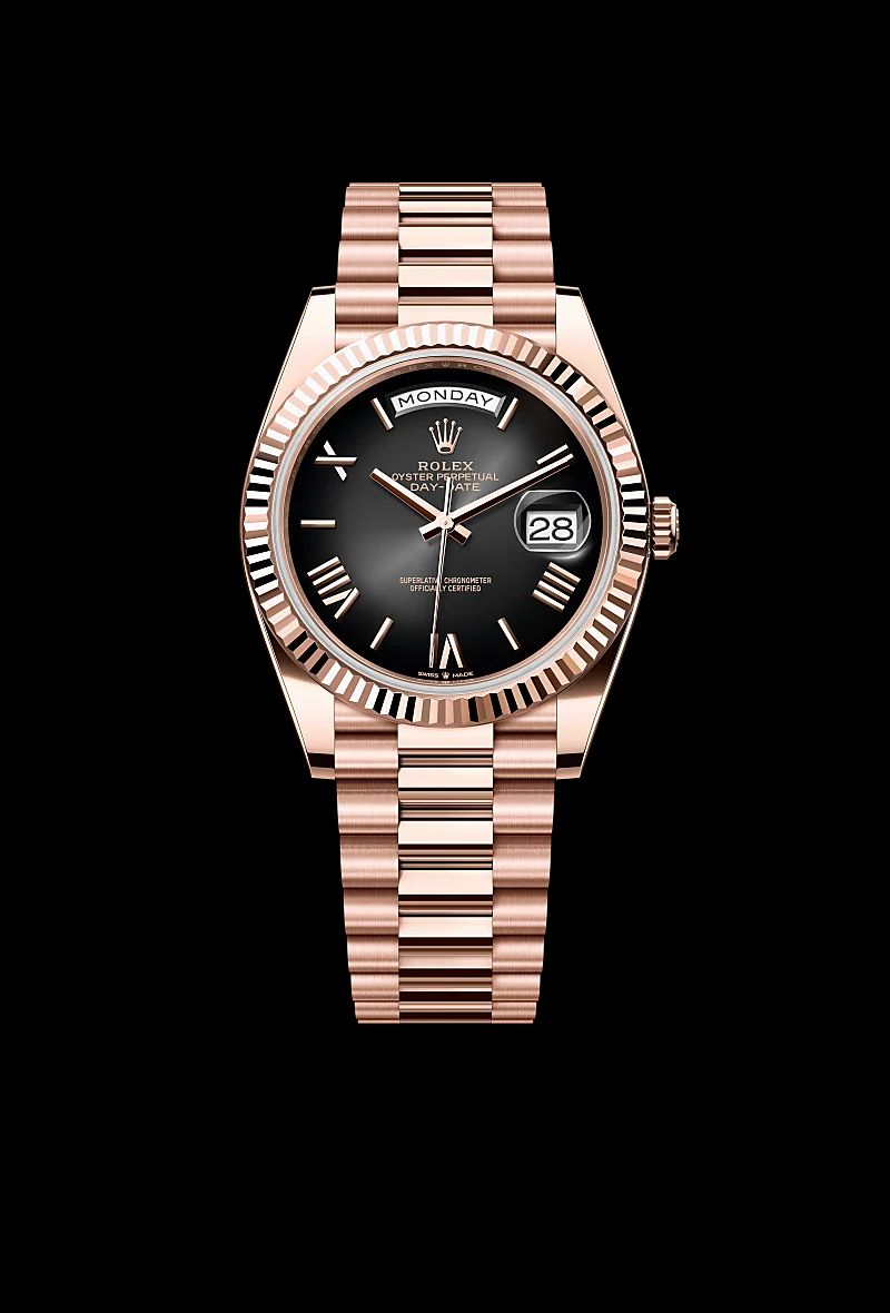 Rolex Day-Date 40 in Oystersteelcon “Butterfly mother-of-pearl pavé”, lunetta Domed, bracciale Oystersteel