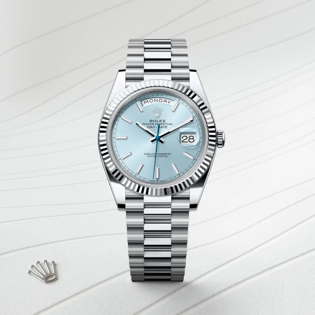Rolex Day-Date 40 in Acciaio Oystersteelcon “Pavé madreperla farfalle”, lunetta Bombata, bracciale Acciaio Oystersteel