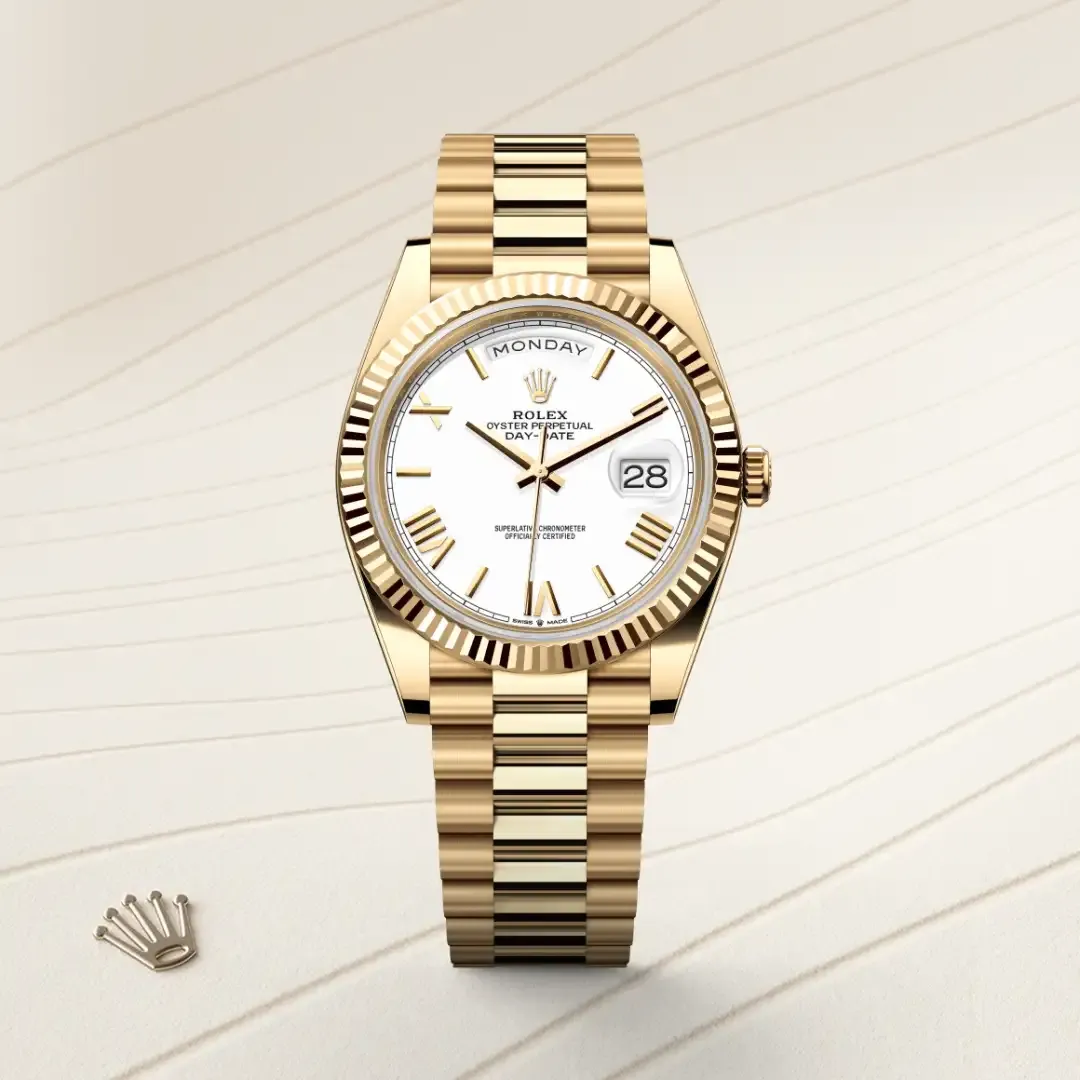 Rolex Day-Date 40 in Oystersteelcon “Butterfly mother-of-pearl pavé”, lunetta Domed, bracciale Oystersteel