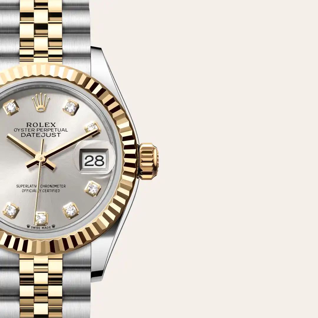 Rolex Lady-Datejust in Acciaio Oystersteelcon “Pavé madreperla farfalle”, lunetta Bombata, bracciale Acciaio Oystersteel