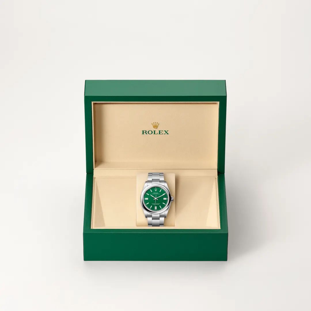 Rolex Oyster Perpetual 36 in Oystersteelcon “Butterfly mother-of-pearl pavé”, lunetta Domed, bracciale Oystersteel