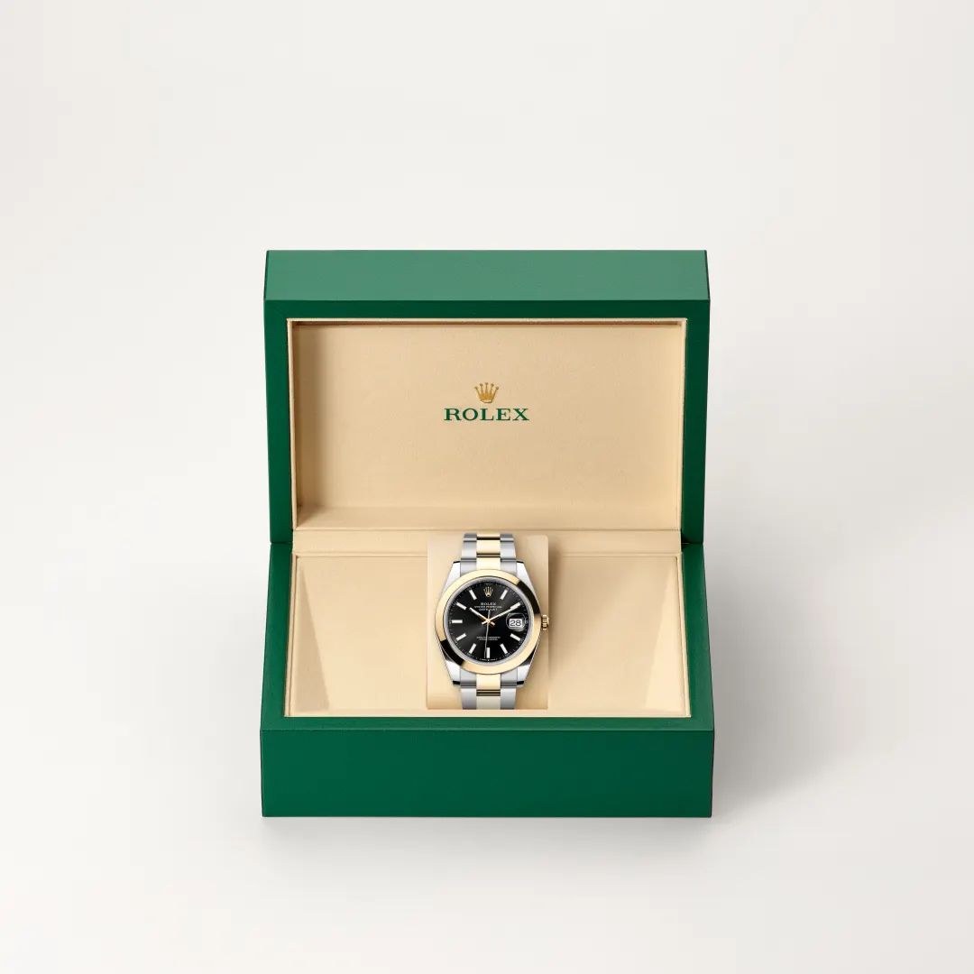 Rolex Datejust 41 in Oystersteelcon “Butterfly mother-of-pearl pavé”, lunetta Domed, bracciale Oystersteel