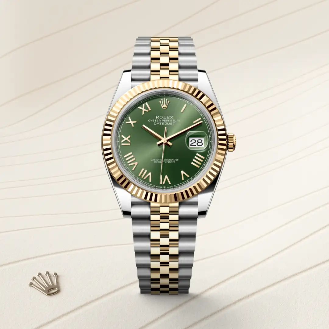 Rolex Datejust 41 in Oystersteelcon “Butterfly mother-of-pearl pavé”, lunetta Domed, bracciale Oystersteel