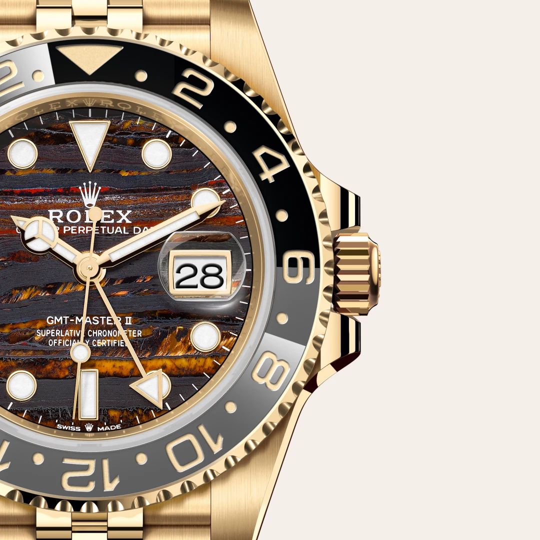 Rolex GMT-Master II in Acciaio Oystersteelcon “Pavé madreperla farfalle”, lunetta Bombata, bracciale Acciaio Oystersteel