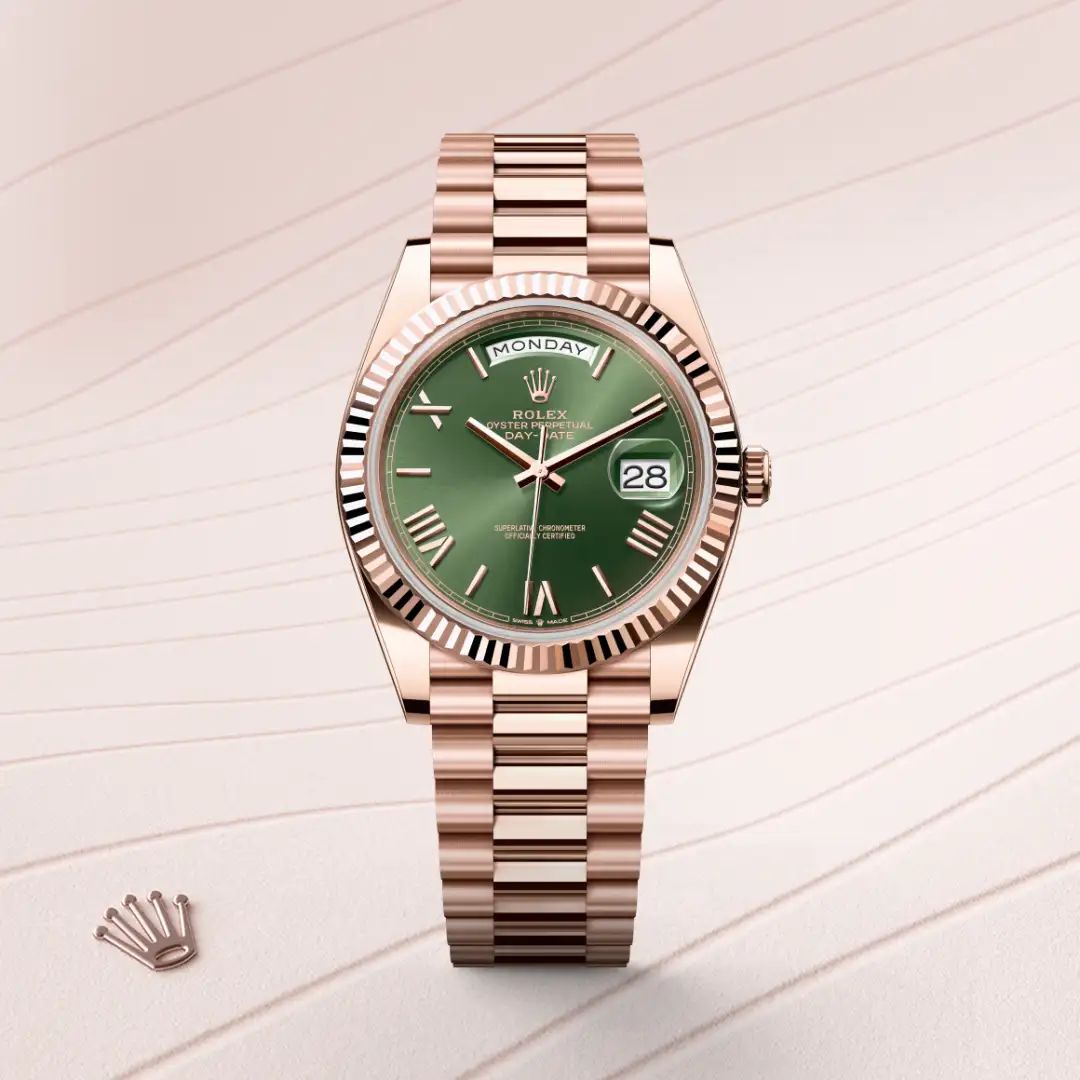 Rolex Day-Date 40 in Acciaio Oystersteelcon “Pavé madreperla farfalle”, lunetta Bombata, bracciale Acciaio Oystersteel