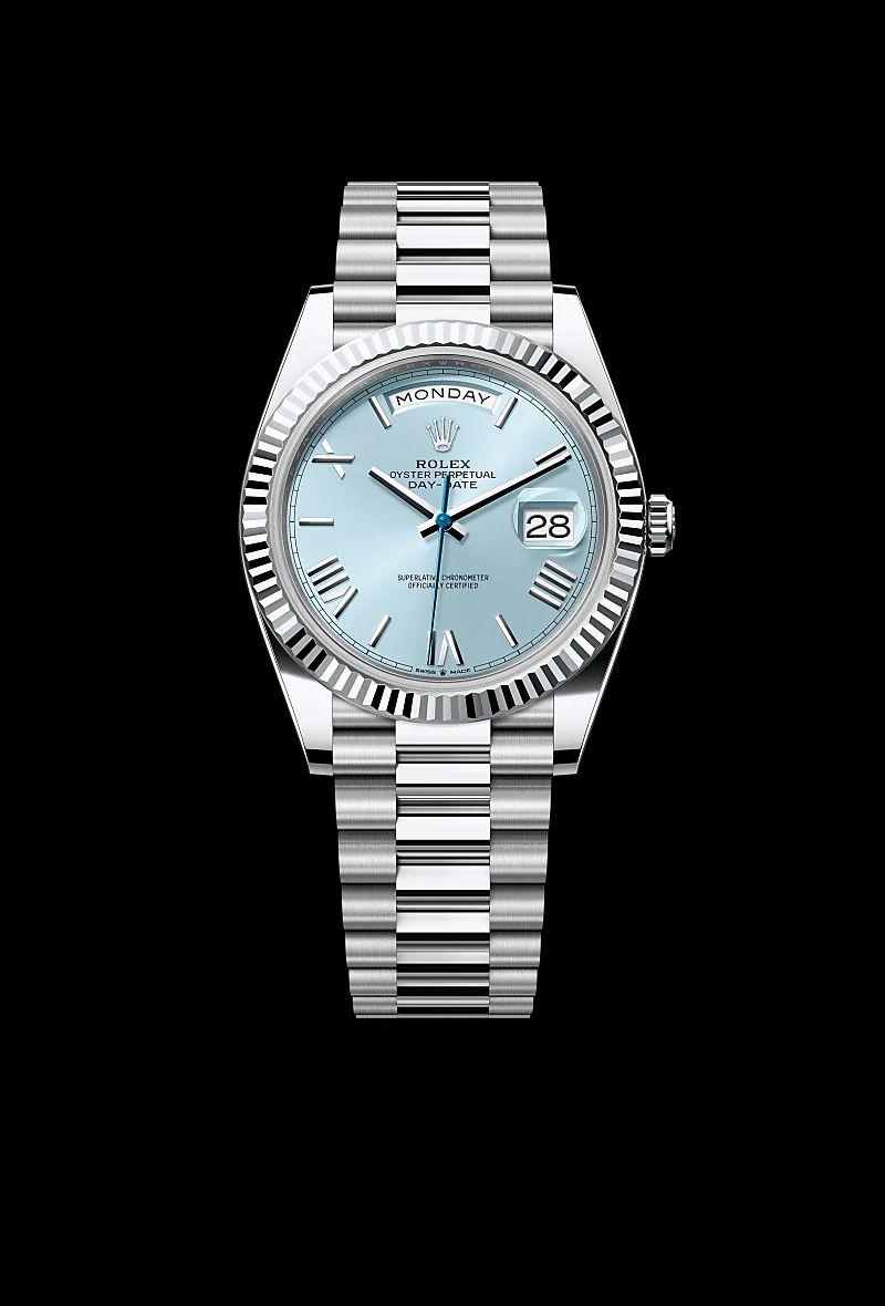 Rolex Day-Date 40 in Oystersteelcon “Butterfly mother-of-pearl pavé”, lunetta Domed, bracciale Oystersteel