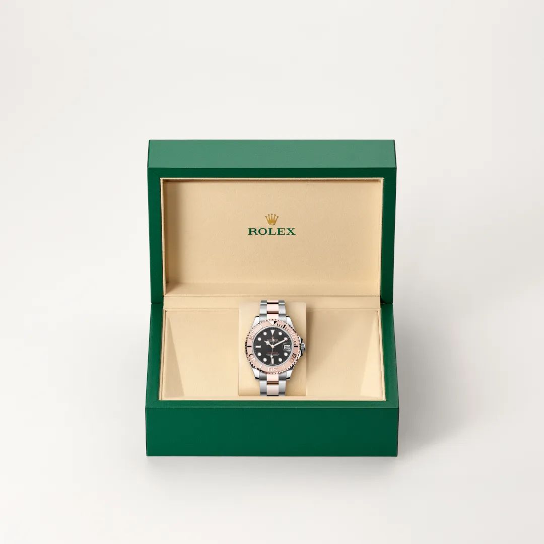 Rolex Yacht-Master 37 in Acciaio Oystersteelcon “Pavé madreperla farfalle”, lunetta Bombata, bracciale Acciaio Oystersteel
