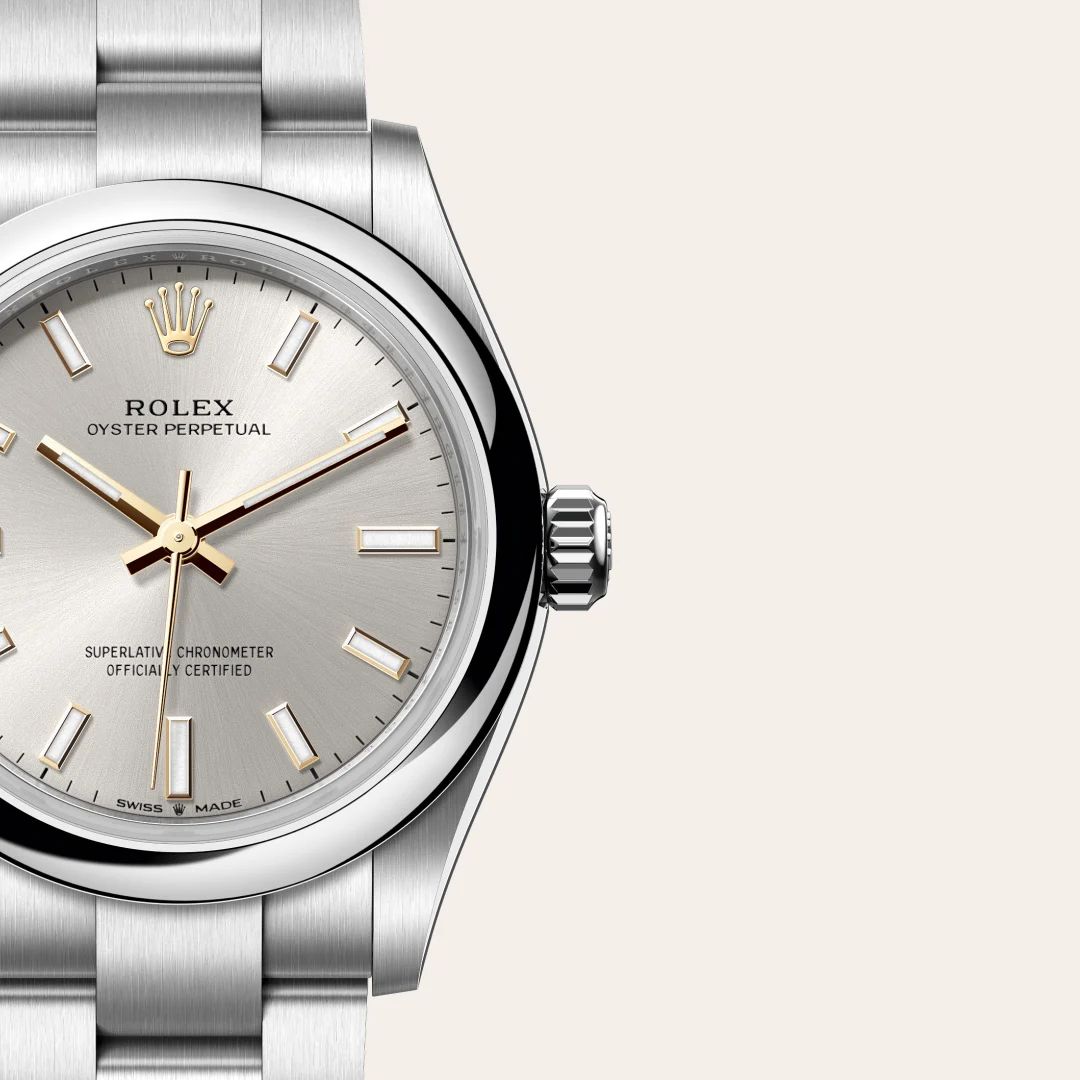 Rolex Oyster Perpetual 31 in Acciaio Oystersteelcon “Pavé madreperla farfalle”, lunetta Bombata, bracciale Acciaio Oystersteel