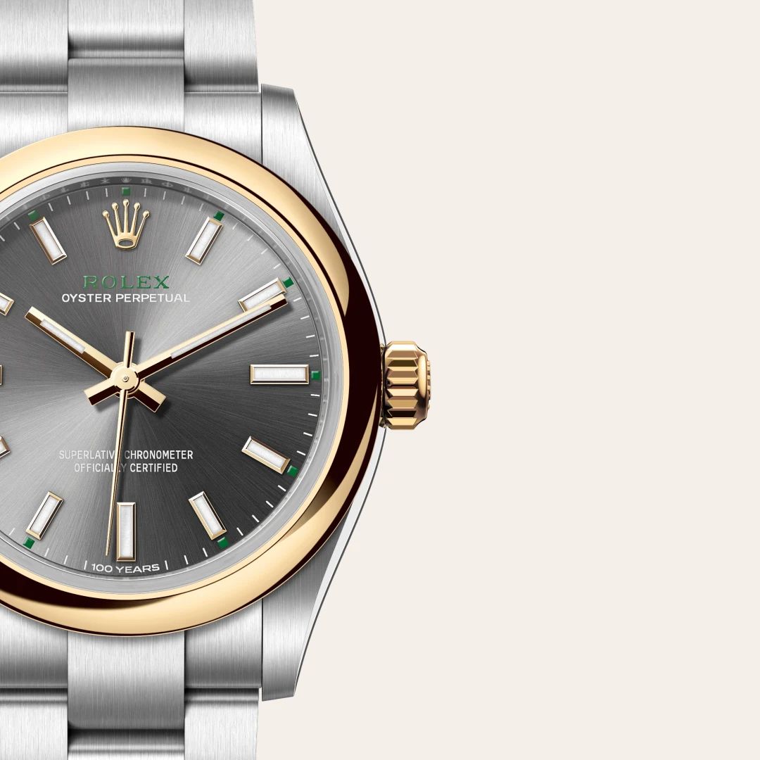 Rolex Oyster Perpetual 31 in Acciaio Oystersteelcon “Pavé madreperla farfalle”, lunetta Bombata, bracciale Acciaio Oystersteel