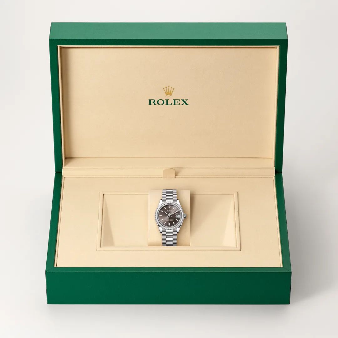 Rolex Datejust 31 in Acciaio Oystersteelcon “Pavé madreperla farfalle”, lunetta Bombata, bracciale Acciaio Oystersteel