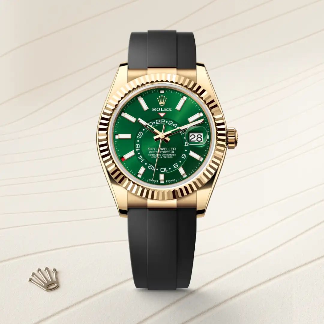 Rolex Sky-Dweller in Oystersteelcon “Butterfly mother-of-pearl pavé”, lunetta Domed, bracciale Oystersteel