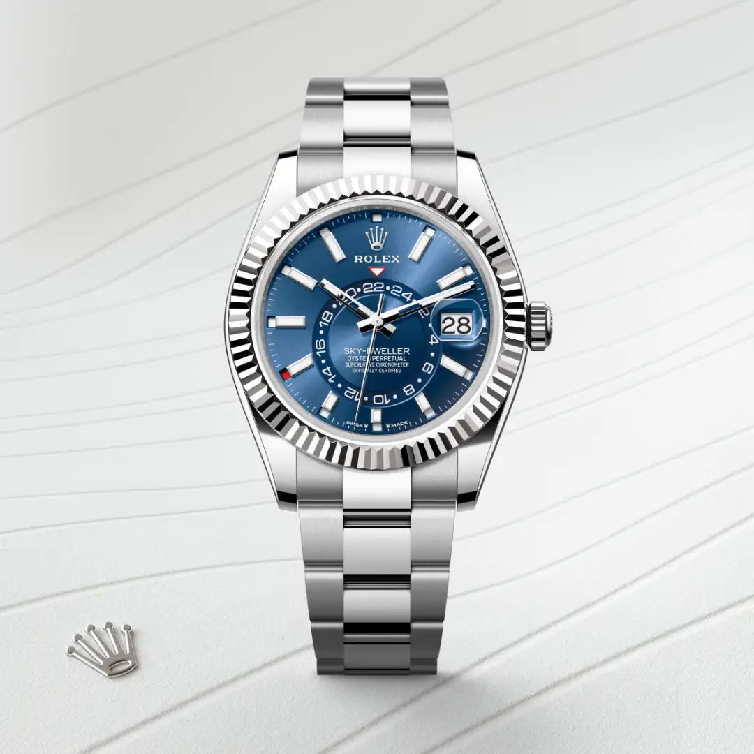 Rolex Sky-Dweller in Acciaio Oystersteelcon “Pavé madreperla farfalle”, lunetta Bombata, bracciale Acciaio Oystersteel